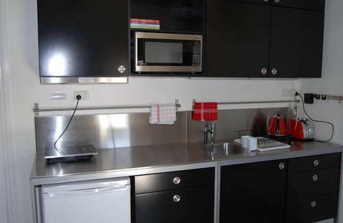 Mira Mar Apartment | Guest Rated 9.8: The Red Kettle Albany with Oceanfront Views