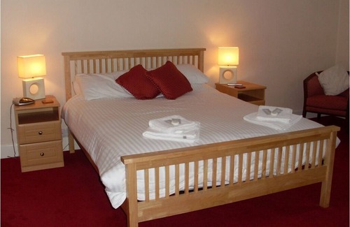 Boston Bed & Breakfast | Guest Favorite: The Red Lion with Family-Friendly Amenities