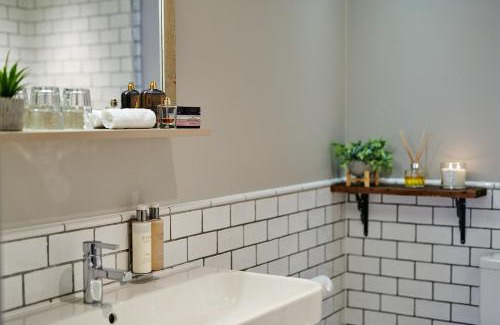 Odiham Hotel | Pet-Friendly Haven at The Red Lion: Rated 9/10 by Guests