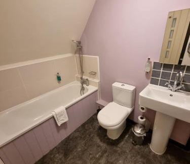 Cambridge Hotel | Pet Friendly Retreat at The Red Lion Hotel with Restaurant