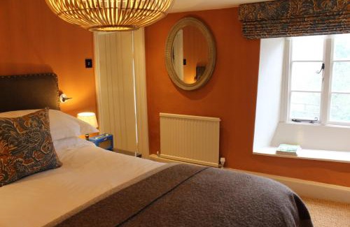 Long Compton Hotel | Discover The Red Lion Inn: 4-Star Stay with Pet-Friendly Amenities