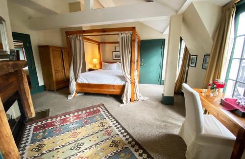 Cohasset Hotel | Discover The Red Lion Inn: Oceanfront Escape with Pool
