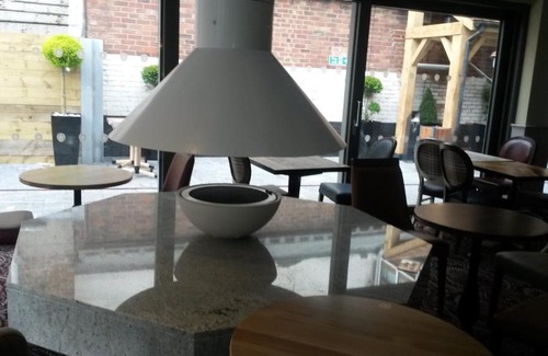 Doncaster Hotel | Inviting Stay at The Red Lion Wetherspoon with Breakfast