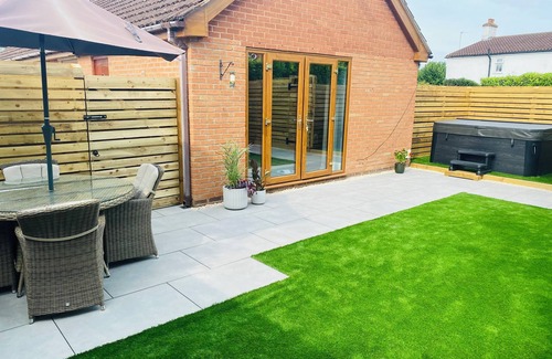 Woodborough House | Cozy Red Lodge Annexe: One-Bedroom with Private Hot Tub