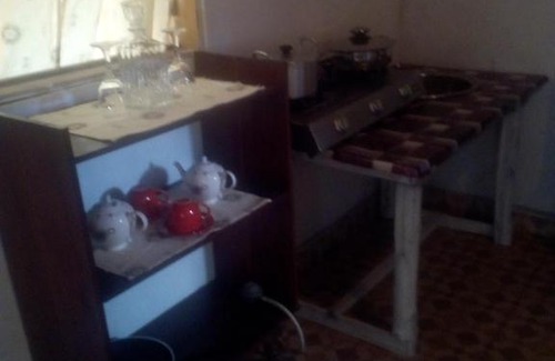 Djamandjary Bed & Breakfast | Discover Comfort at The Red Queen Hotel with Breakfast