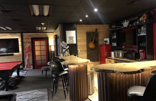 Heart of Missoula Condo | Unforgettable Stay at The Red Room - Downtown Missoula Condo