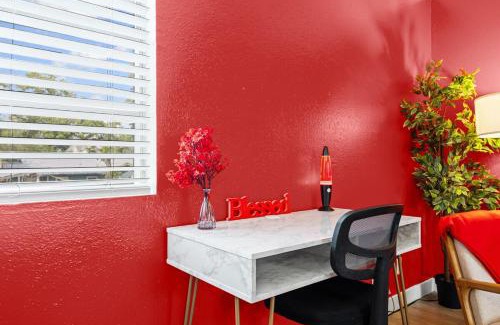Brentwood Apartment | The Red Room