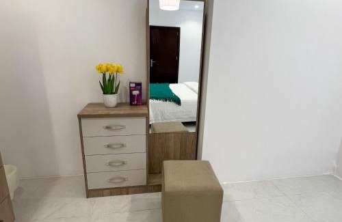 Ash Shati Apartment | Relax at The Red Sea Apartment with Pool and Breakfast