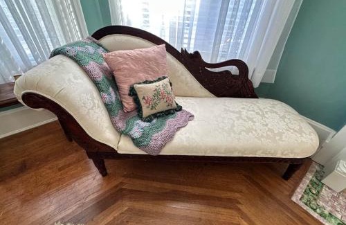 Guthrie House | The Redbud Room at The Judges Chambers