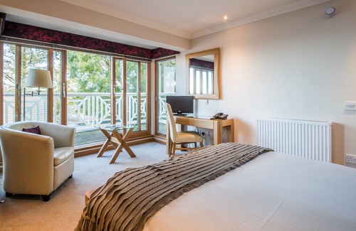 Oldmeldrum Hotel | Discover The Redgarth: Family-Friendly with Top Amenities