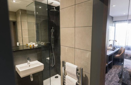 Giffnock Hotel | Experience The Redhurst Hotel: Family-Friendly Amenities Await