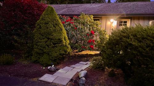 Langlois House | Discover The Redwood Guesthouse at Floras Lake Getaway