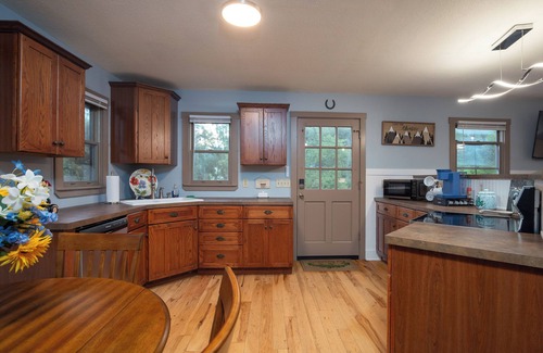 Dillsboro House | The Reel Tuck - Smoky Mountain River House
