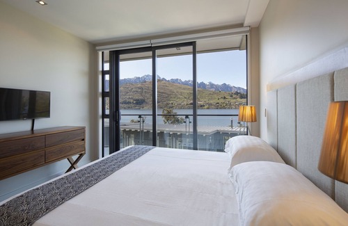 Queenstown Hotel | Indulge at The Rees Hotel and Luxury Apartments, 5-Star Oasis