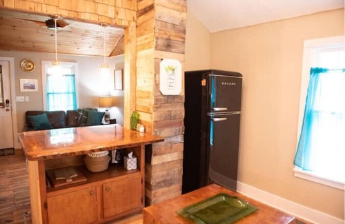Shipman House | Discover The Refuge at Laurel: A Top-Rated Family Retreat