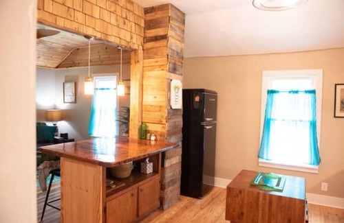 Shipman House | Discover The Refuge at Laurel: A Top-Rated Family Retreat