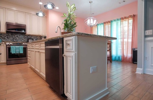 Fleming House | Relaxation Getaway: Family-Friendly Retreat with Spa & Hot Tub