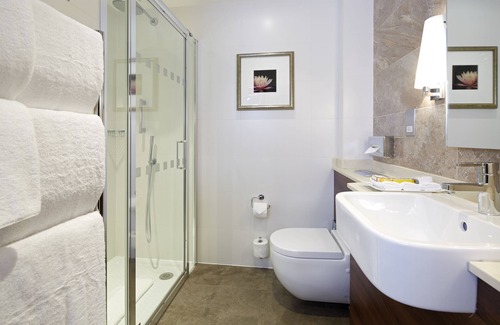Brompton & Hans Town Hotel | Experience The Rembrandt: 4-Star Comfort with Spa & Pool