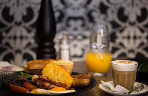 Muswellbrook Hotel | Guest Rated 9/10 at The Remington Muswellbrook Hotel