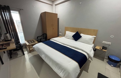 Malihabad Hotel | The Renaya Hotel