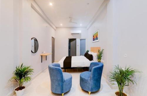 Malihabad Hotel | Family-Friendly Stay at The Renaya Hotel with Dining Options