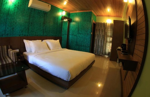 Lataguri Resort | Explore The Reserve Gorumara: Family-Friendly Retreat