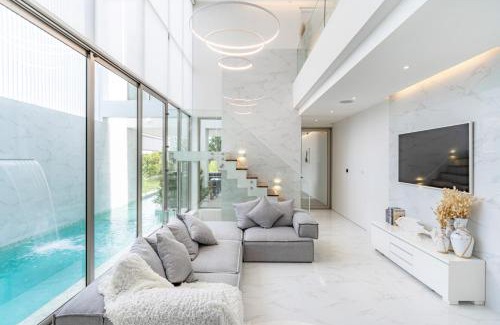 Bang Tao Villa | Discover The Residence by Andaman Villa: 4-Star Family Retreat