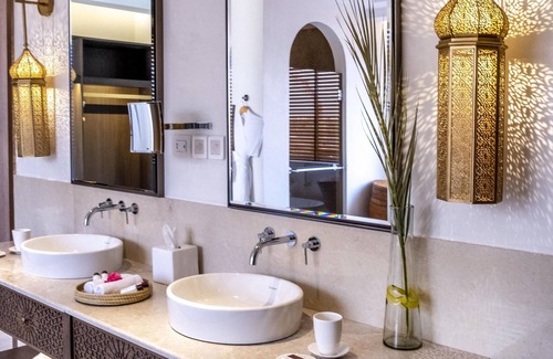 Douz Hotel | Experience The Residence Douz: 10/10 Rating & Spa Amenities