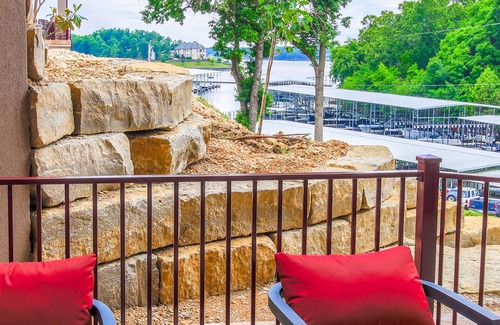 Lake Ozark Resort | Relaxing Retreat at Lake of the Ozarks with Spa Amenities