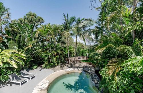 Noosa Heads House | Family-Friendly Noosa Beach Cottage with Pool Access