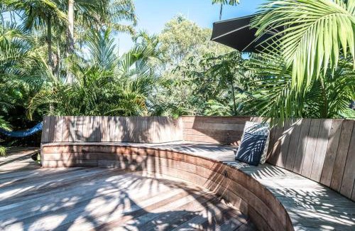 Noosa Heads House | Family-Friendly Noosa Beach Cottage with Pool Access