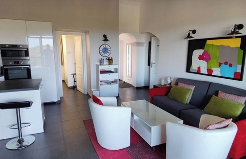 Les Restanques Apartment | Experience The Restanques du Golfe with Oceanfront Views