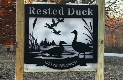 Alexander Cabin | Charming Rested Duck Mallard Room - Rated 8.8/10!