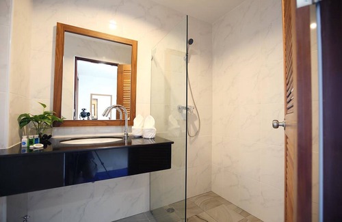 Kho Hong Hotel | Family-Friendly Stay at The Restique Apartment with Kitchen