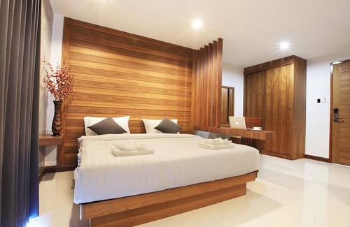 Kho Hong Hotel | Family-Friendly Stay at The Restique Apartment with Kitchen