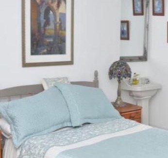 Tavistock House | Relaxing Retreat: 2 Double Rooms & Top-Rated Comfort