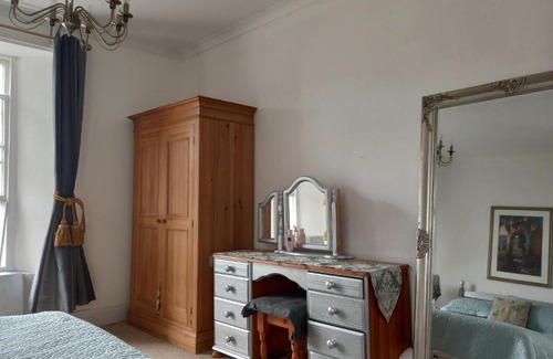 Tavistock House | Relaxing Retreat: 2 Double Rooms & Top-Rated Comfort