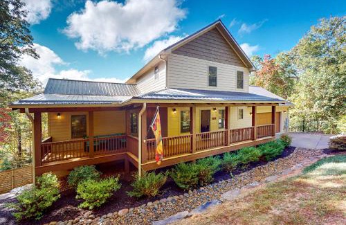 Pisgah Forest House | Unforgettable Getaway at The Retreat at Fern Cove