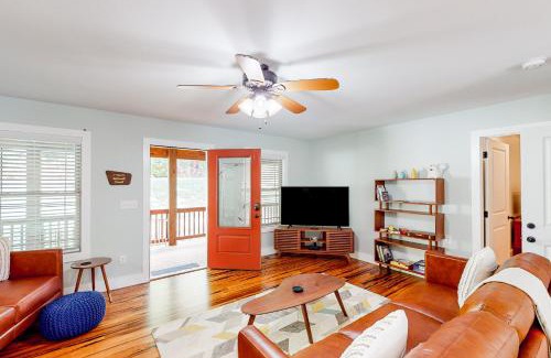 Pisgah Forest House | Unforgettable Getaway at The Retreat at Fern Cove