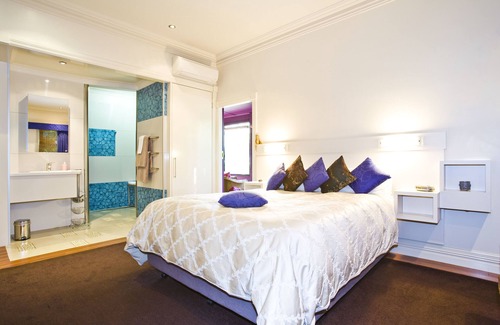 North Tamworth Bed & Breakfast | Eco-Friendly Retreat at Froog-Moore Park: Guest Rated 9.8
