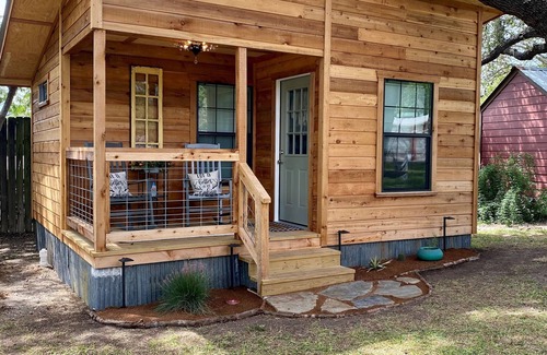 Boerne Cabin | Discover The Retreat at Hill View: 9.8 Rated & Pet Friendly
