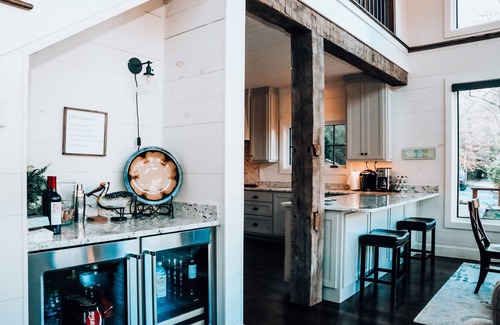 Tiger House | Prime Getaway at The Retreat: Steps from Lake Burton