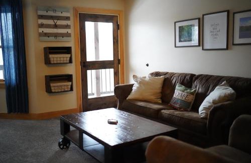 Norwich Lake Cabin | Family-Friendly Retreat at Norwich Lake with Great Reviews