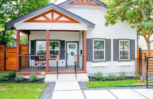 Highland Park Villa | Discover The Retreat at Rigsby: 3BR Family Getaway