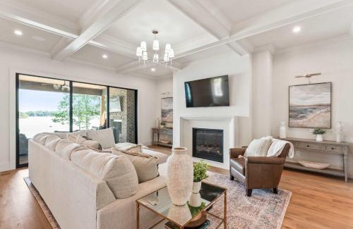 Sherrills Ford House | The Retreat at Sunrise Cove