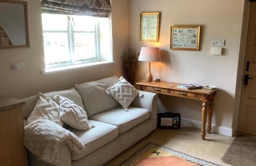 Castle Bytham House | Top-Rated Retreat: Clematis Cottages in Stamford