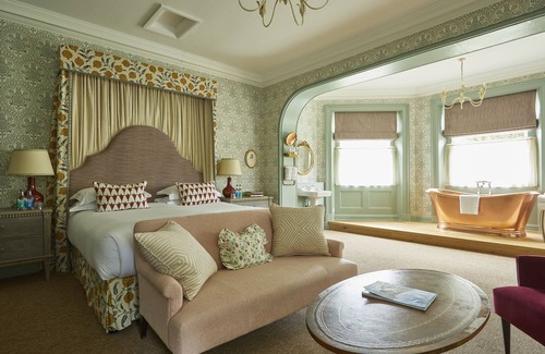 Elcot Hotel | Relaxing Getaway at The Retreat, Elcot Park - 4 Star Stay