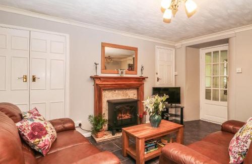 Liskeard House | Pet-Friendly Family Escape at The Retreat - 4 Star Comfort