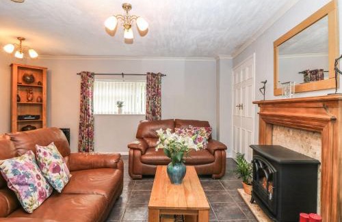 Liskeard House | Pet-Friendly Family Escape at The Retreat - 4 Star Comfort