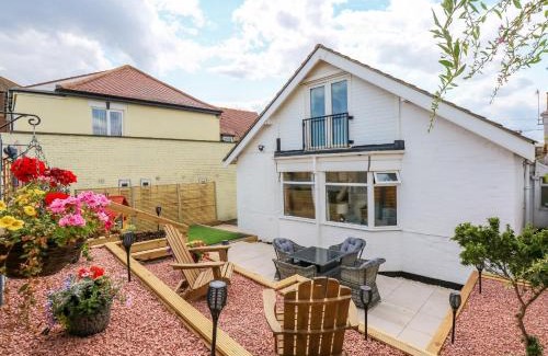 Mablethorpe and Sutton House | Discover The Retreat: A Pet-Friendly 4-Star Escape